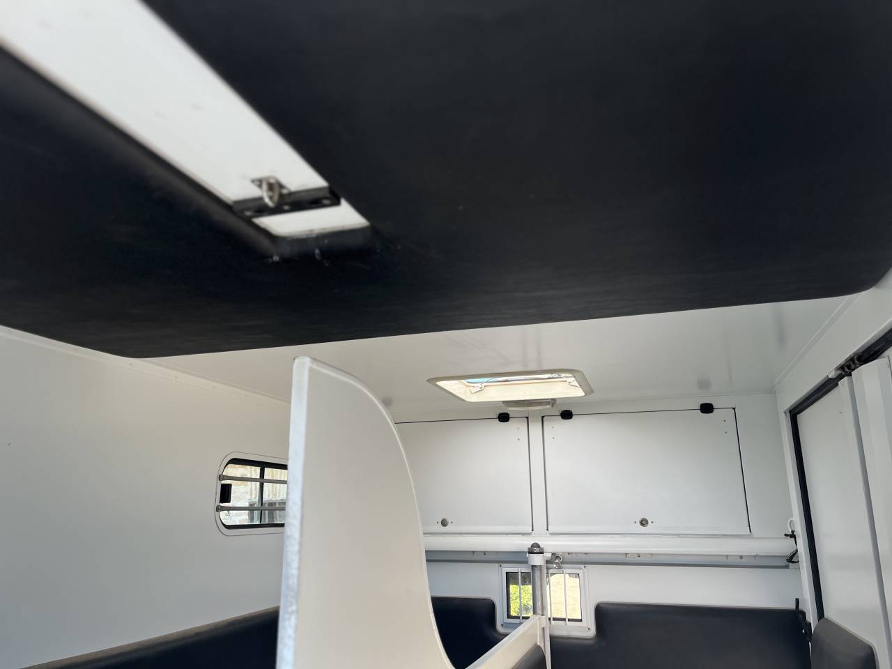 Kleine paardenvrachtwagen (B rijbewijs) Renault Master 2007 Tweedehands