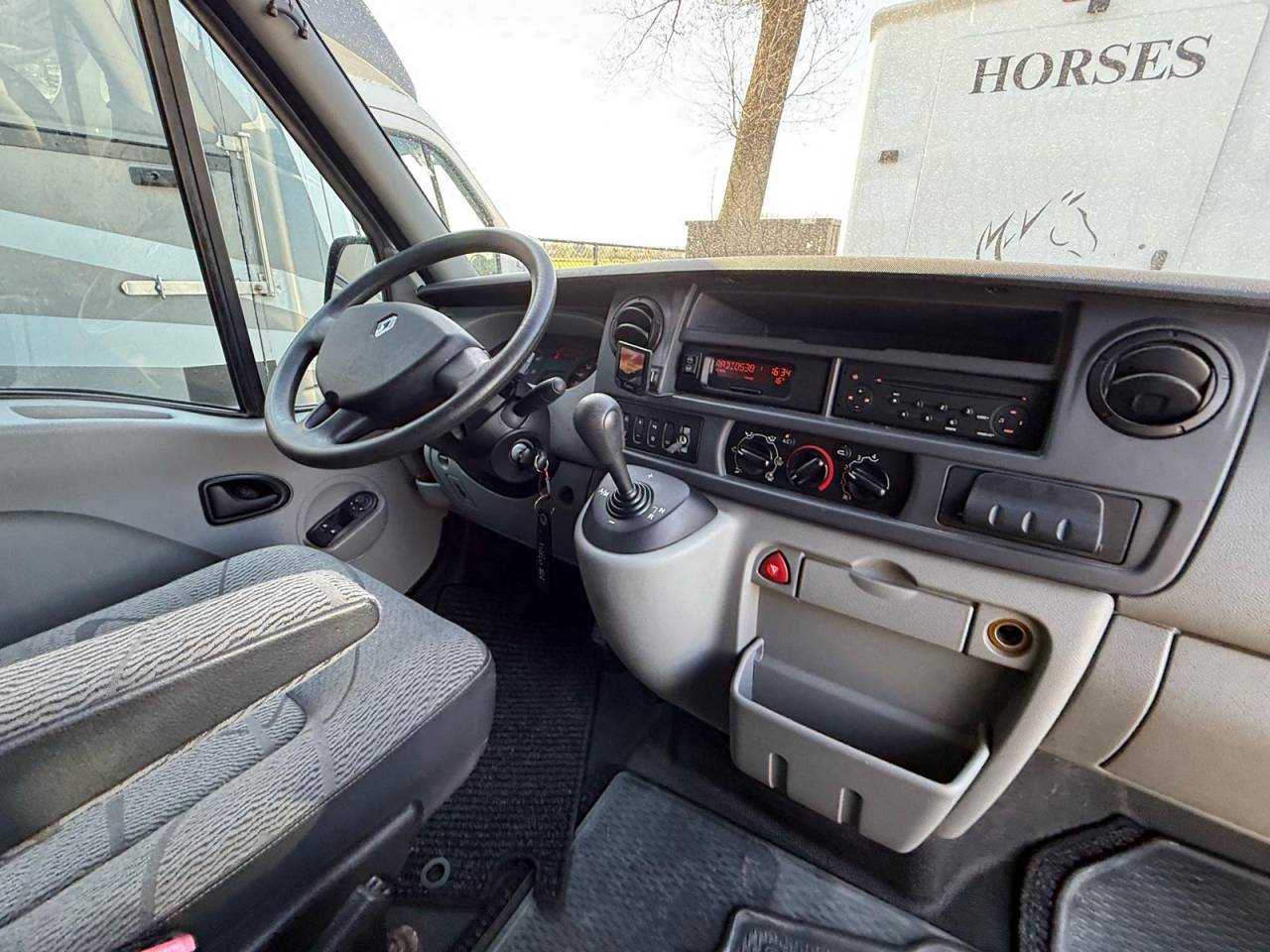 Kleine paardenvrachtwagen (B rijbewijs) Renault Master 2007 Tweedehands