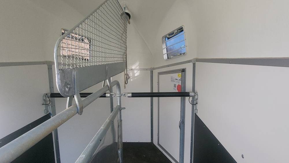 Paardentrailers Bockmann Duo esprit Silver+Black 2 Paarden 2022 Tweedehands