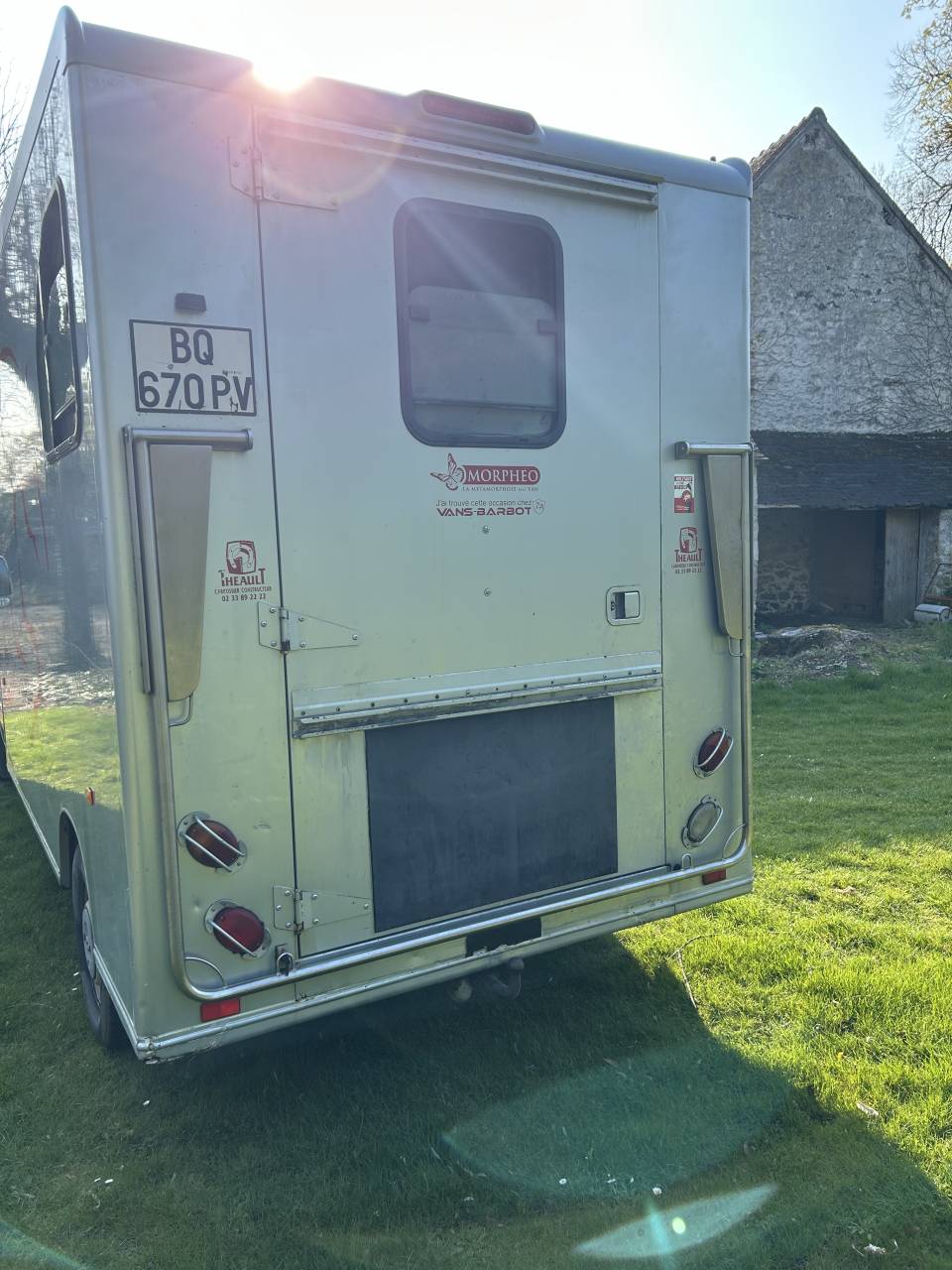 Kleine paardenvrachtwagen (B rijbewijs) Renault Master 2 2006 Tweedehands