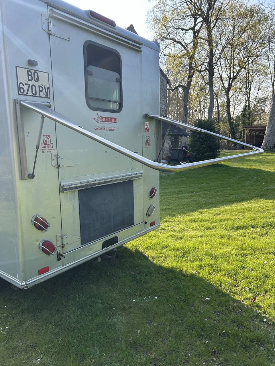 Kleine paardenvrachtwagen (B rijbewijs) Renault Master 2 2006 Tweedehands