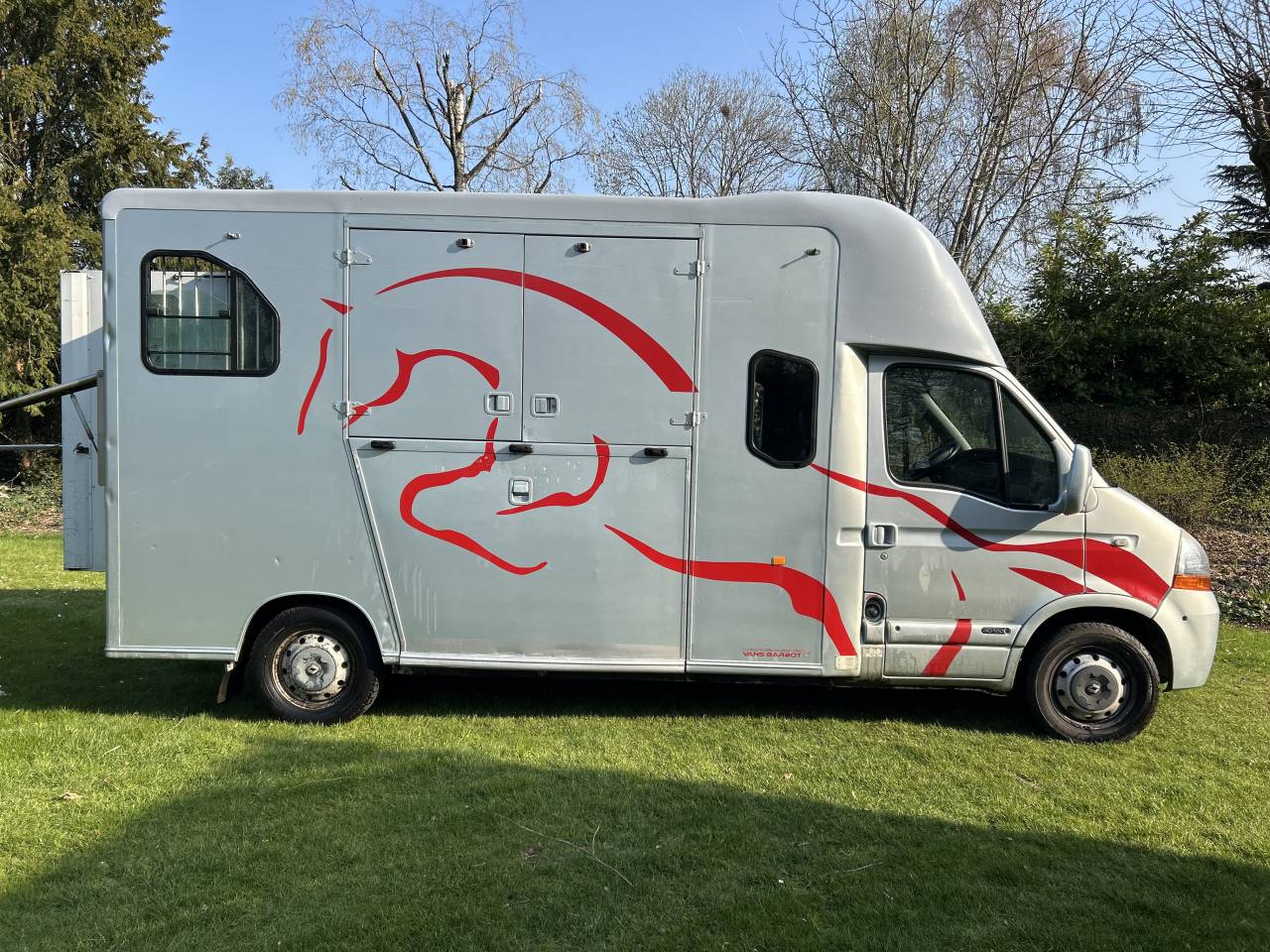 Kleine paardenvrachtwagen (B rijbewijs) Renault Master 2 2006 Tweedehands