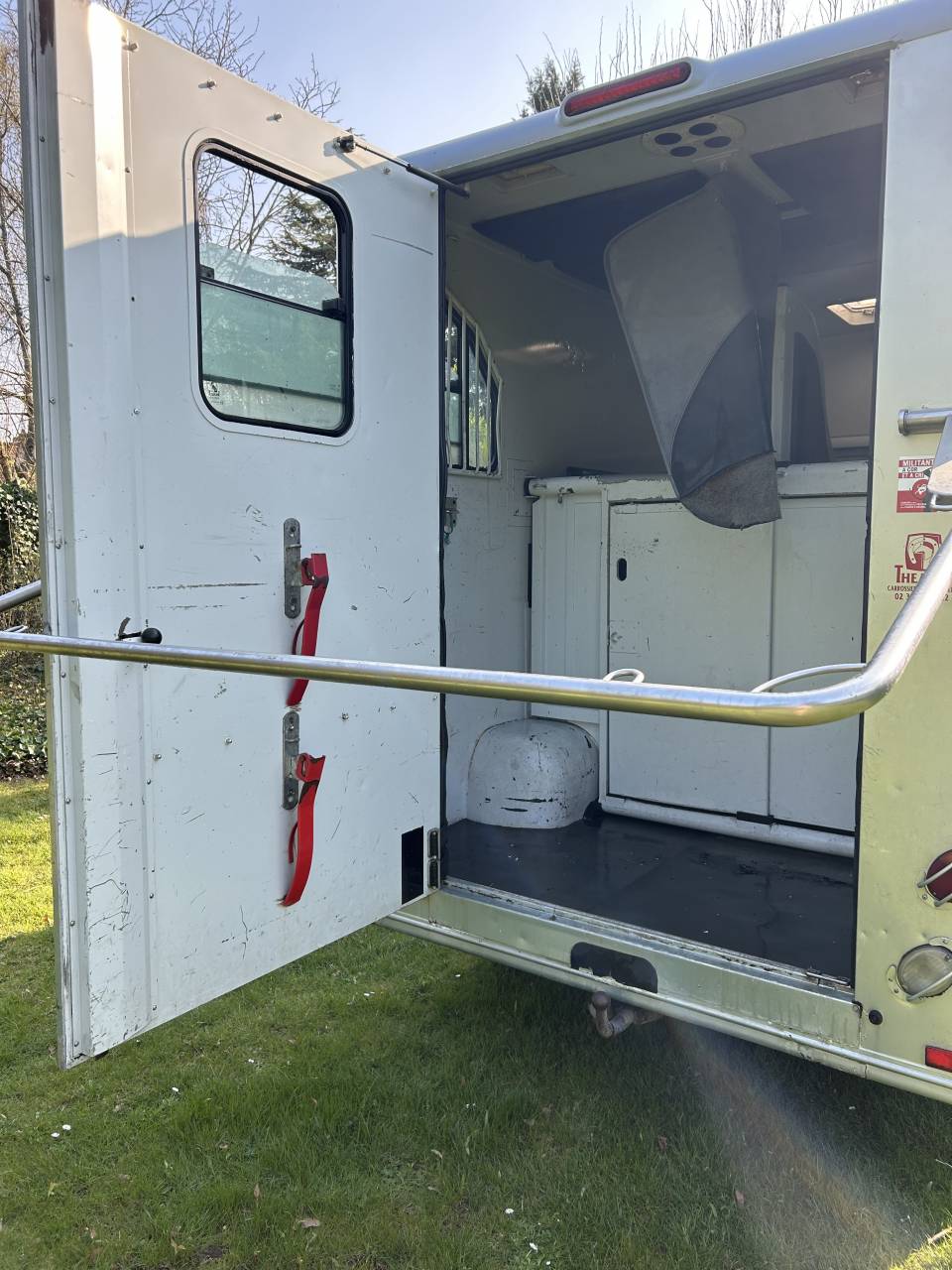 Kleine paardenvrachtwagen (B rijbewijs) Renault Master 2 2006 Tweedehands