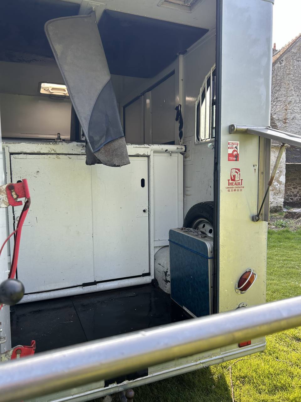 Kleine paardenvrachtwagen (B rijbewijs) Renault Master 2 2006 Tweedehands