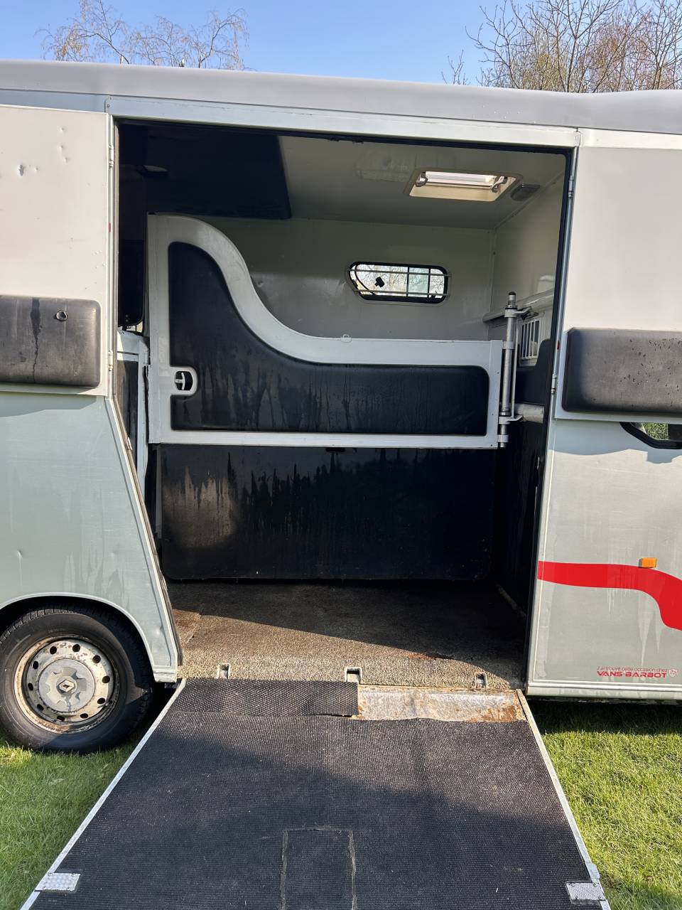 Kleine paardenvrachtwagen (B rijbewijs) Renault Master 2 2006 Tweedehands