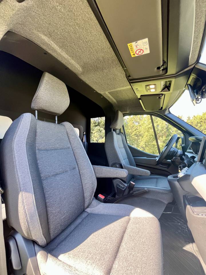 Kleine paardenvrachtwagen (B rijbewijs) AKX  2026 Nieuw