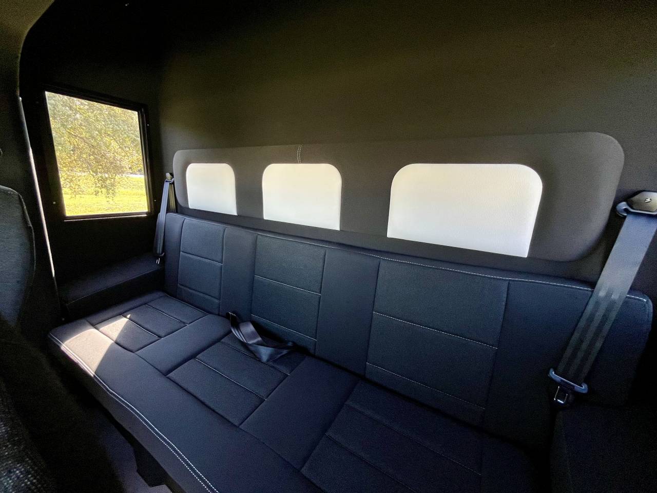 Kleine paardenvrachtwagen (B rijbewijs) AKX  2026 Nieuw