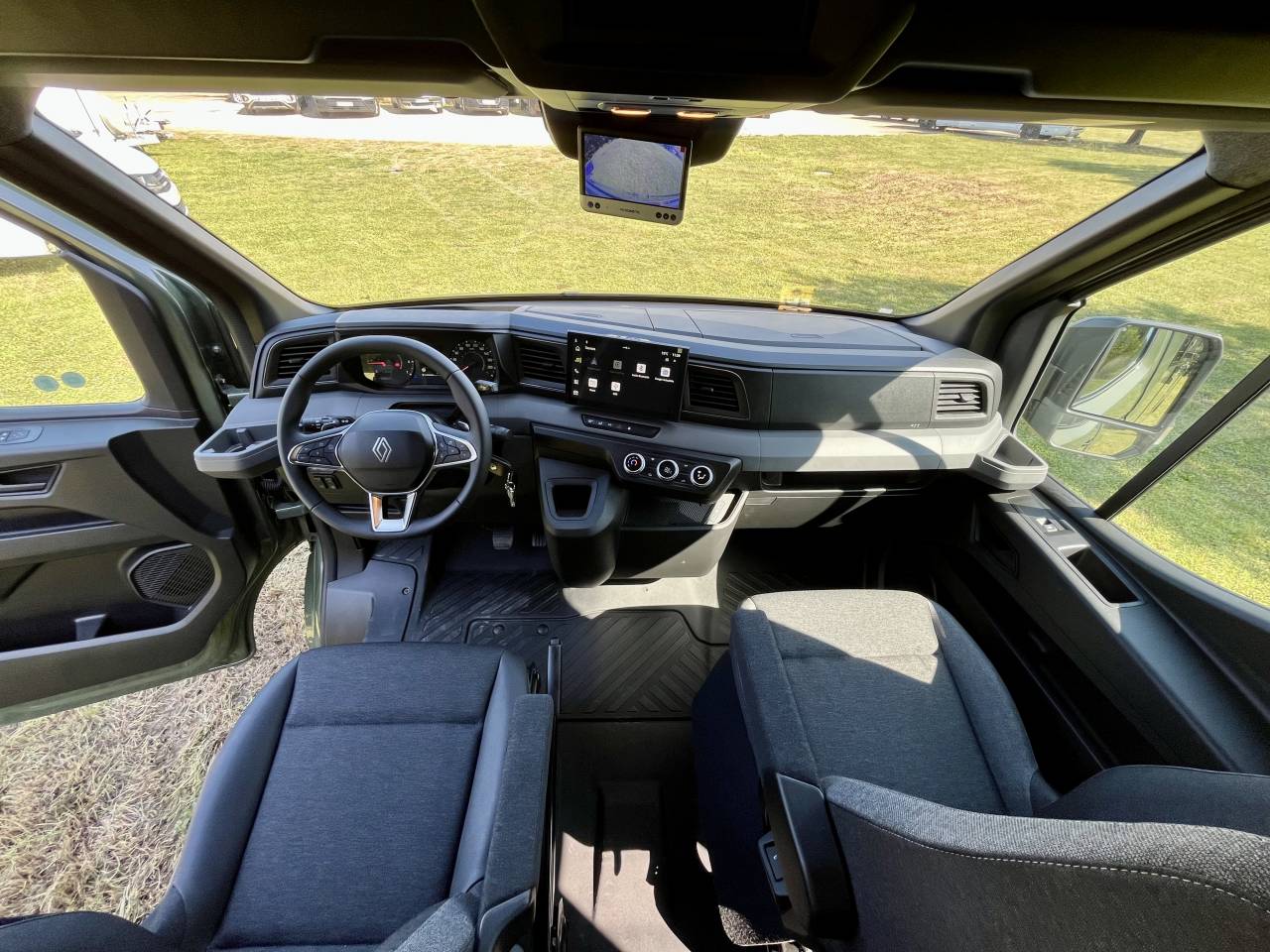 Kleine paardenvrachtwagen (B rijbewijs) AKX  2026 Nieuw