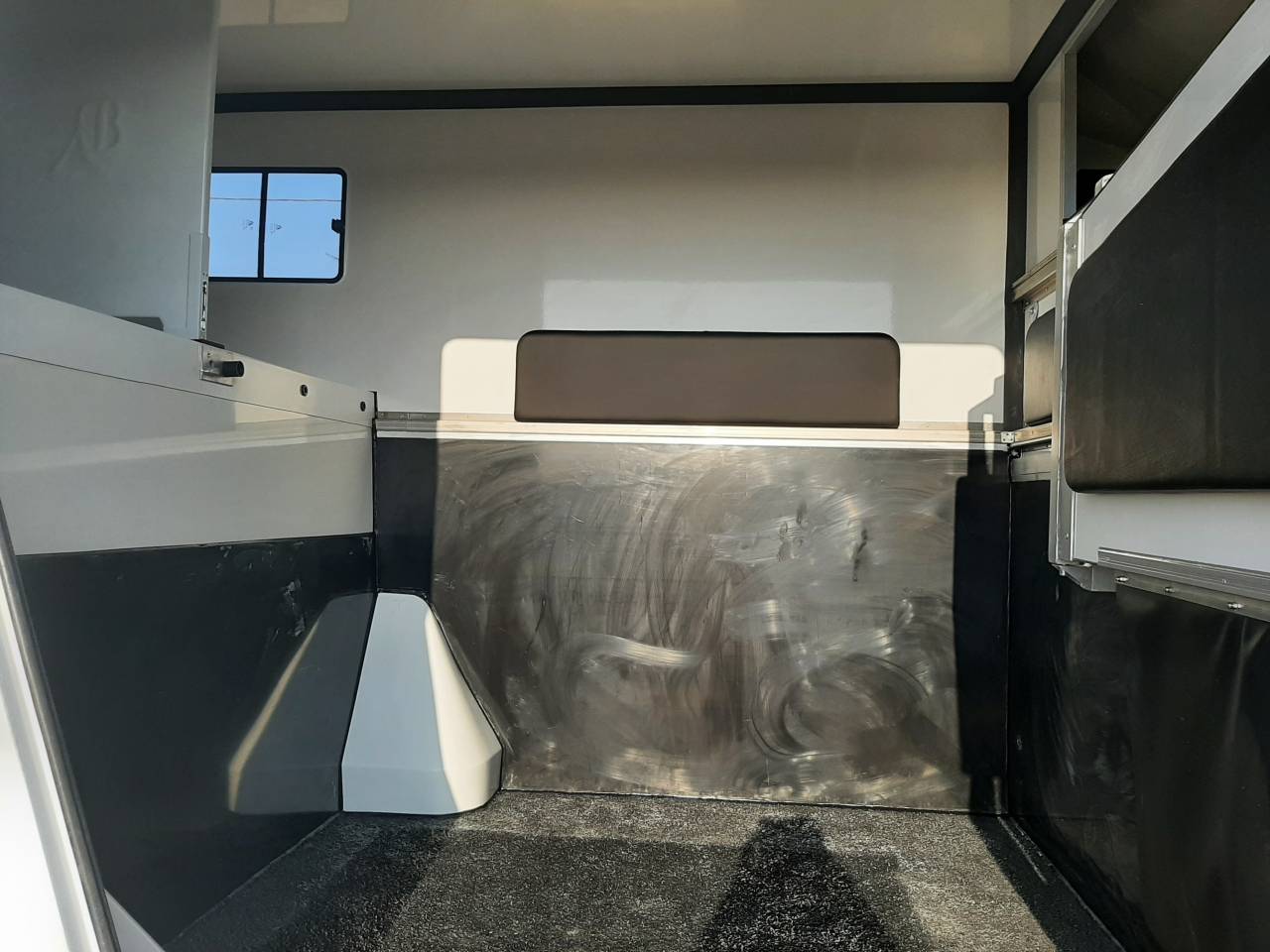 Kleine paardenvrachtwagen (B rijbewijs) Renault Master 2022 Tweedehands