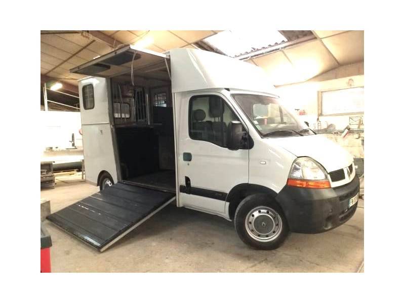 Kleine paardenvrachtwagen (B rijbewijs) Renault Master II 2006 Tweedehands