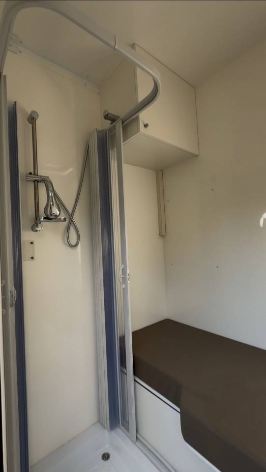 Kleine paardenvrachtwagen (B rijbewijs) Trans Box living 2025 Tweedehands