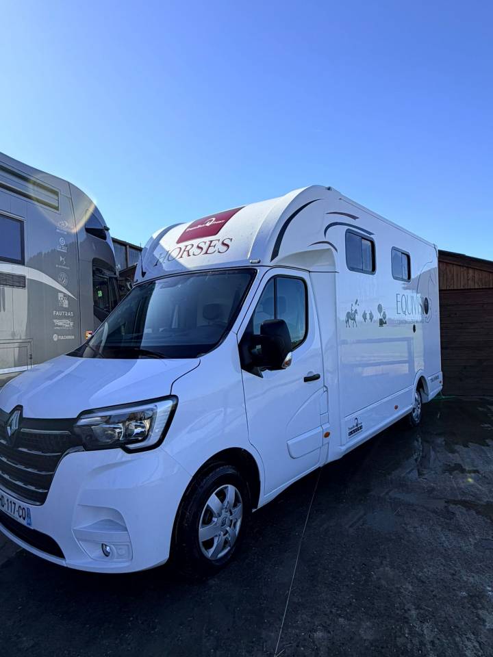 Kleine paardenvrachtwagen (B rijbewijs) Trans Box living 2025 Tweedehands