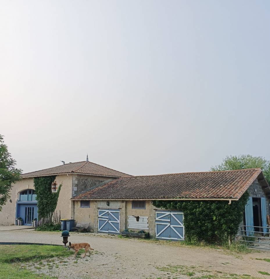 Mooi hippisch vastgoed Koop Deux-S&egrave;vres