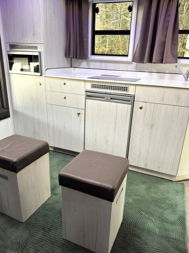 Zware paardenvrachtwagen (groot rijbewijs) Mercedes MERCEDES-BENZ 0 Tweedehands