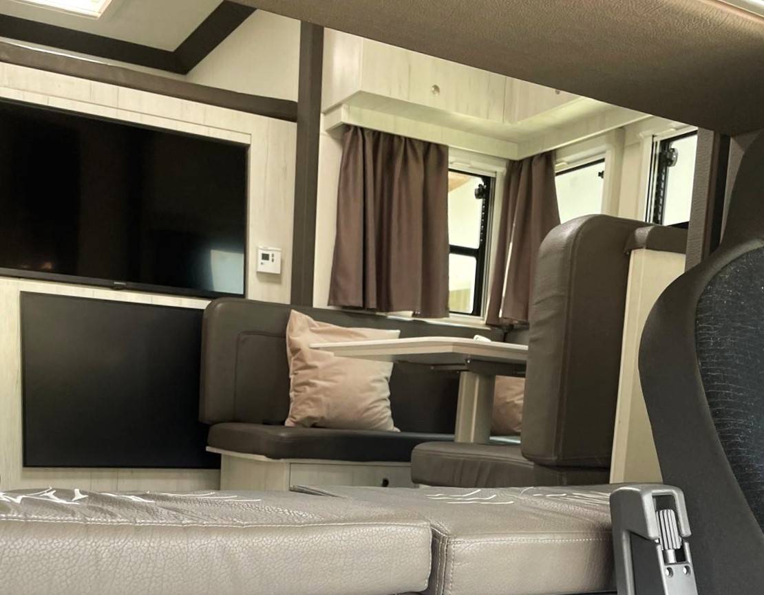 Zware paardenvrachtwagen (groot rijbewijs) Mercedes MERCEDES-BENZ 0 Tweedehands