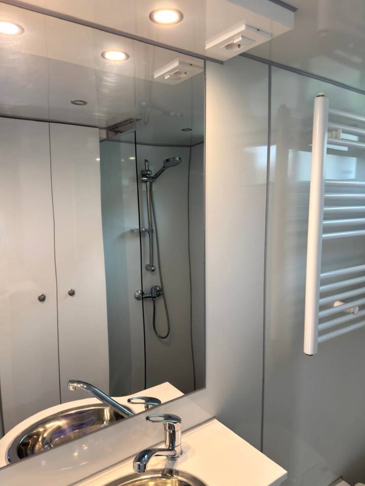 Zware paardenvrachtwagen (groot rijbewijs) Mercedes MERCEDES-BENZ 0 Tweedehands