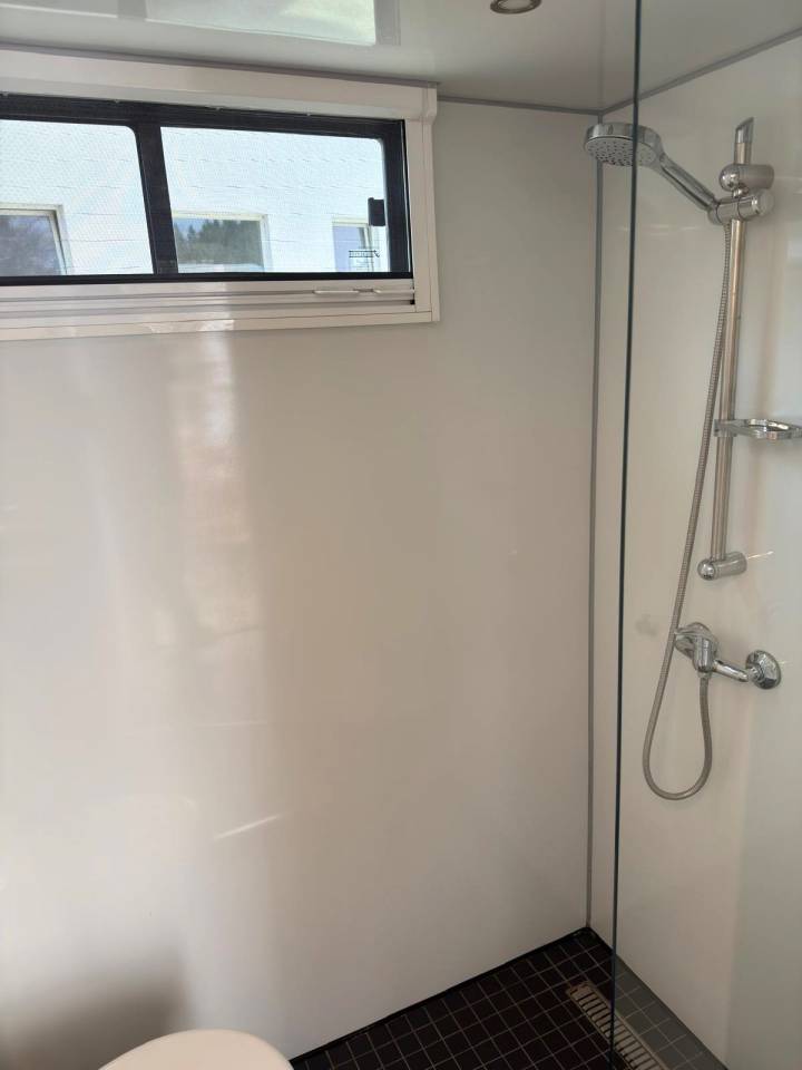 Zware paardenvrachtwagen (groot rijbewijs) Mercedes MERCEDES-BENZ 0 Tweedehands