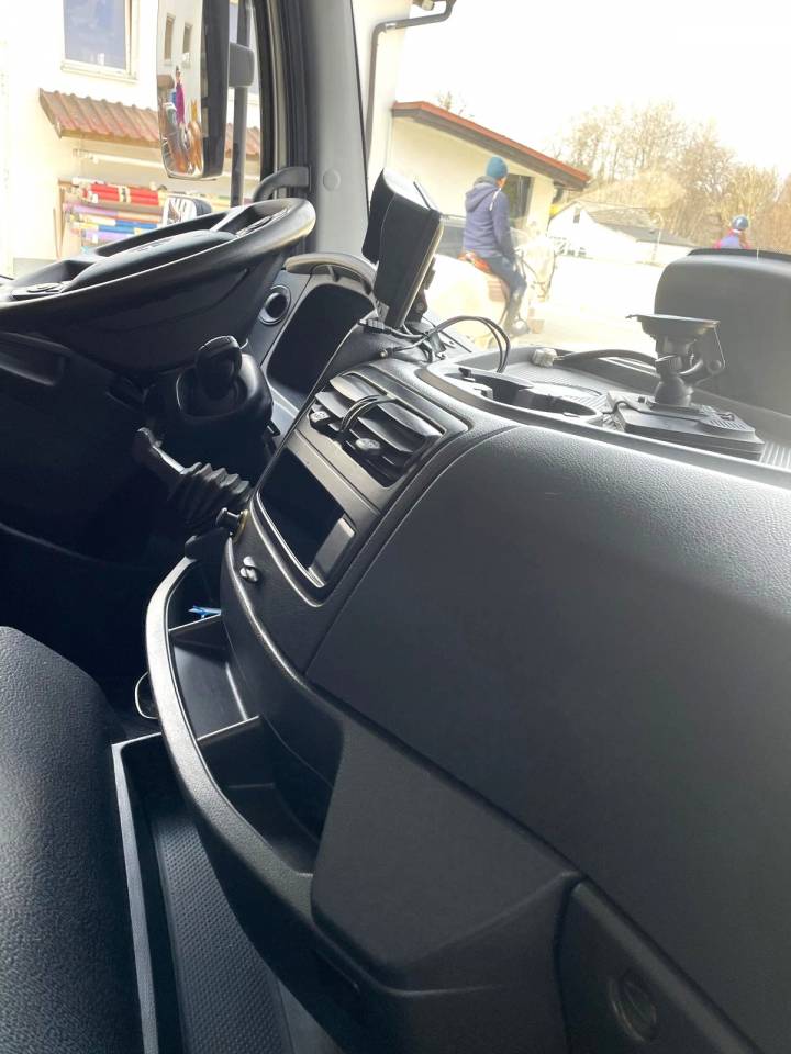 Zware paardenvrachtwagen (groot rijbewijs) Mercedes MERCEDES-BENZ 0 Tweedehands