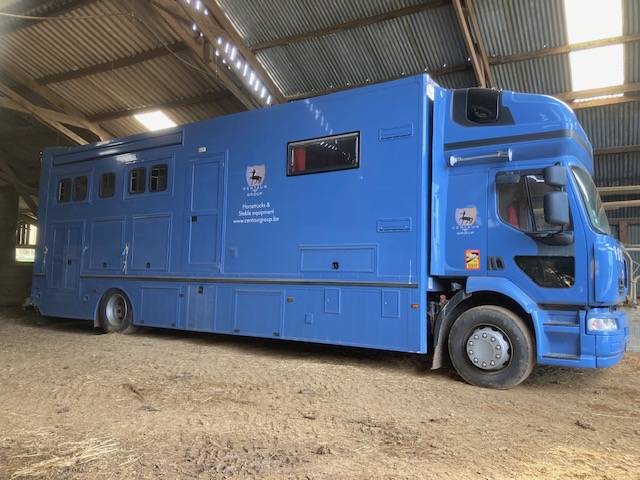 Zware paardenvrachtwagen (groot rijbewijs) Renault 44HH1 2011 Tweedehands