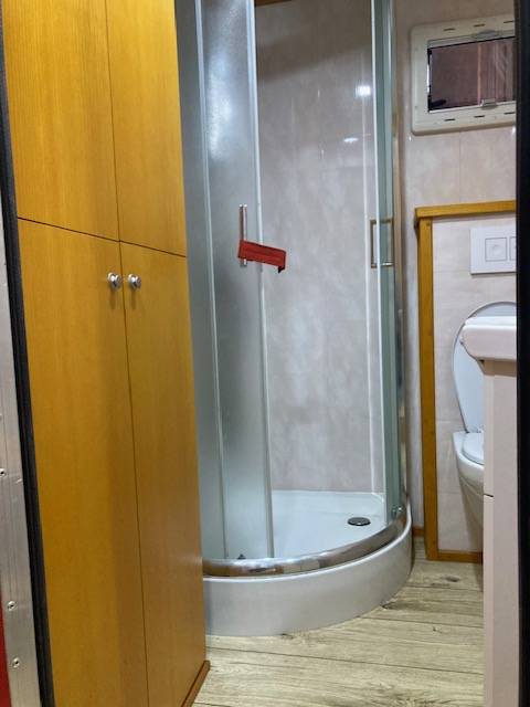 Zware paardenvrachtwagen (groot rijbewijs) Renault 44HH1 2011 Tweedehands