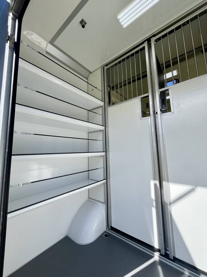 Kleine paardenvrachtwagen (B rijbewijs) STX  2026 Nieuw