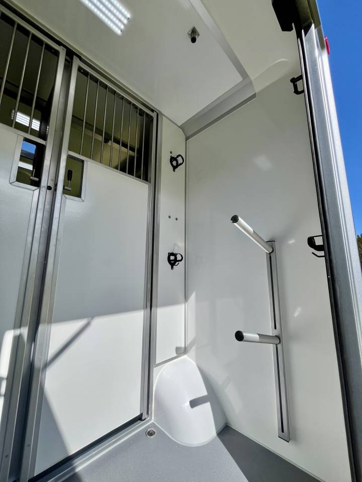 Kleine paardenvrachtwagen (B rijbewijs) STX  2026 Nieuw