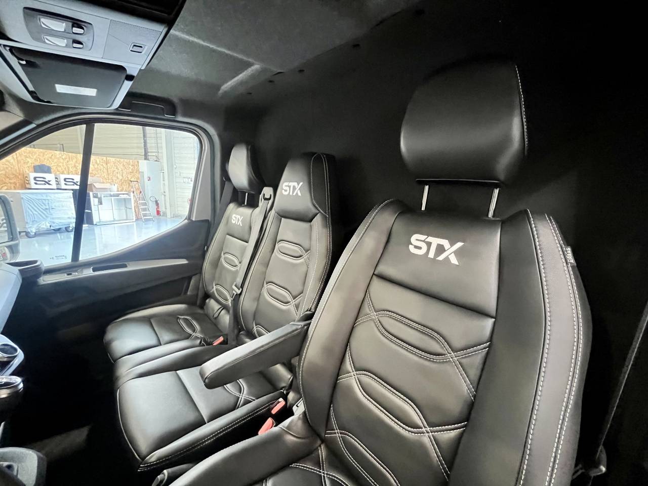 Kleine paardenvrachtwagen (B rijbewijs) STX  2026 Nieuw