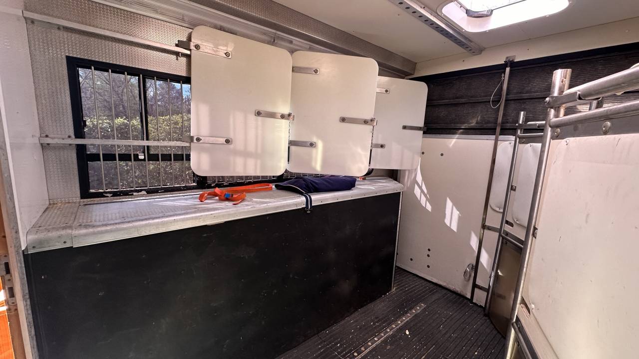 Kleine paardenvrachtwagen (B rijbewijs) Oakley IVECO  2005 Tweedehands