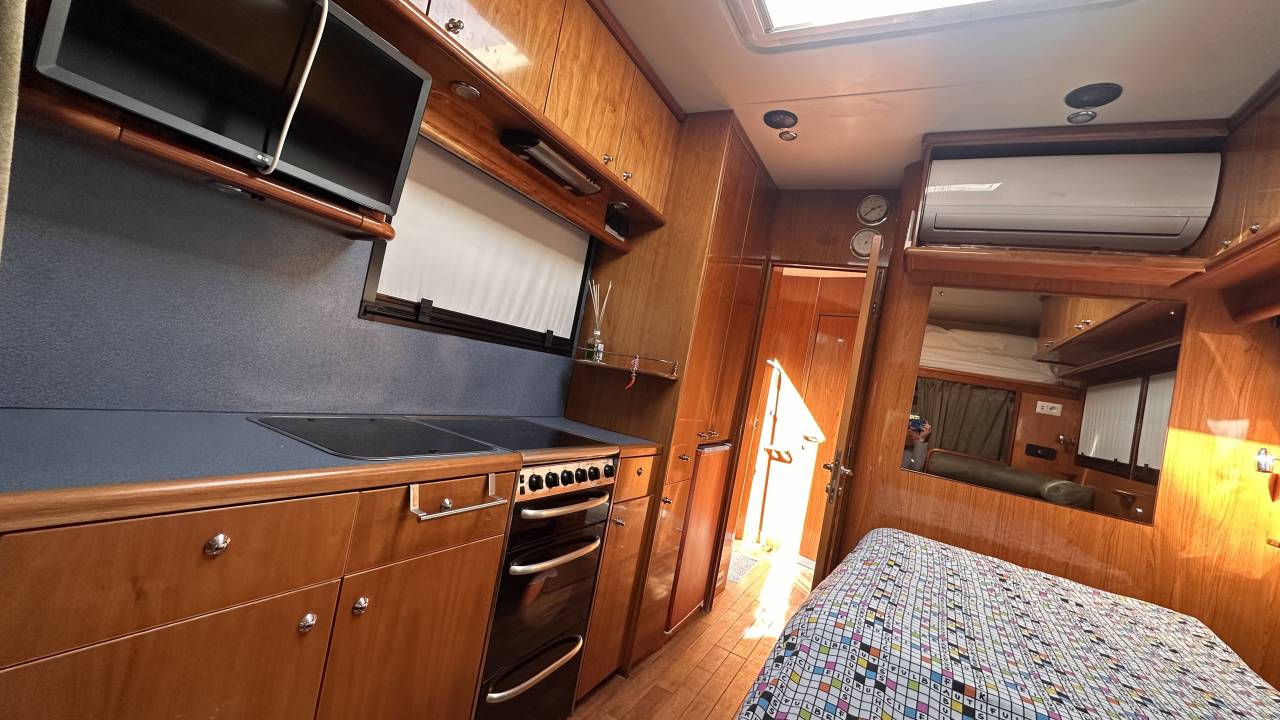 Kleine paardenvrachtwagen (B rijbewijs) Oakley IVECO  2005 Tweedehands