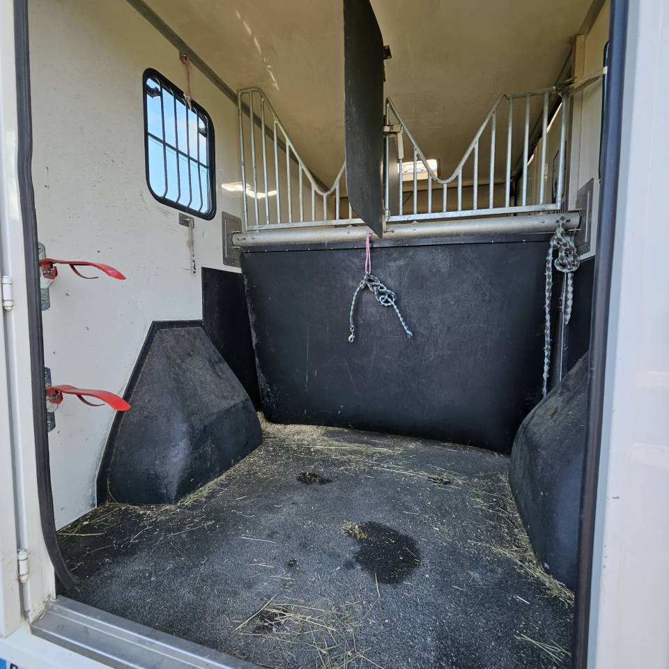 Kleine paardenvrachtwagen (B rijbewijs) Peugeot Boxer  2012 Tweedehands