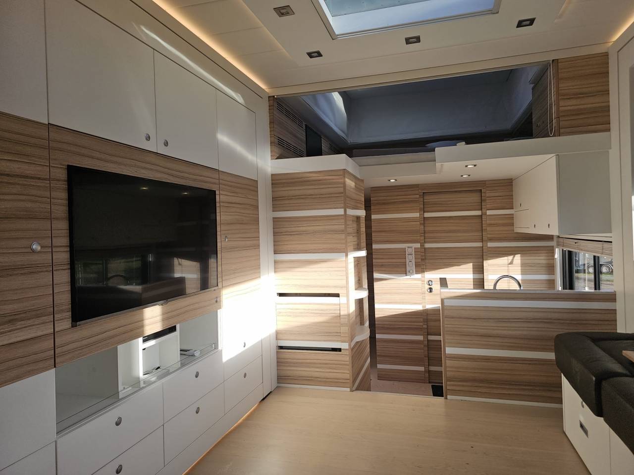 Zware paardenvrachtwagen (groot rijbewijs) STX  2016 Tweedehands