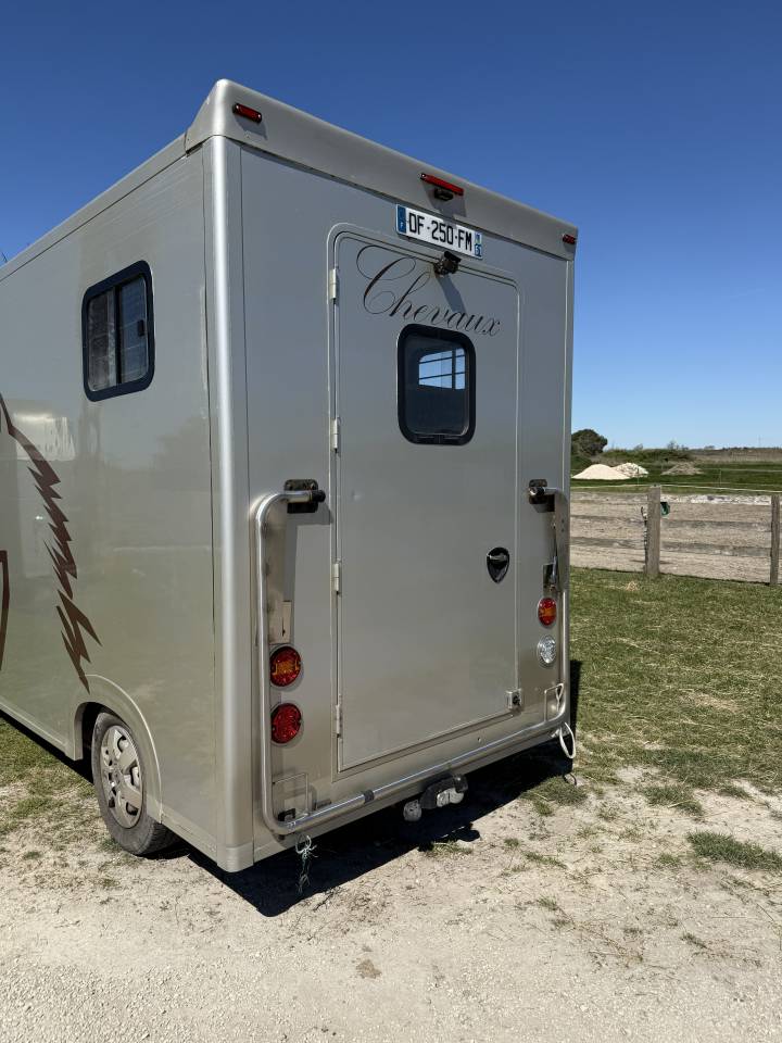 Kleine paardenvrachtwagen (B rijbewijs) Renault Renault Master 2014 Tweedehands