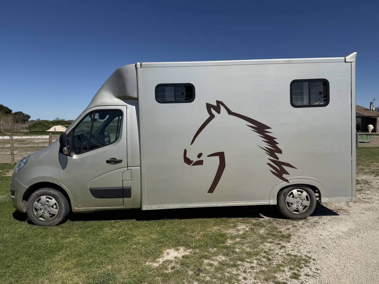 Kleine paardenvrachtwagen (B rijbewijs) Renault Renault Master 2014 Tweedehands