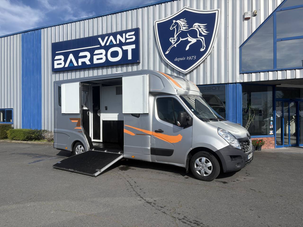 Kleine paardenvrachtwagen (B rijbewijs) Theault STALLES  2019 Tweedehands