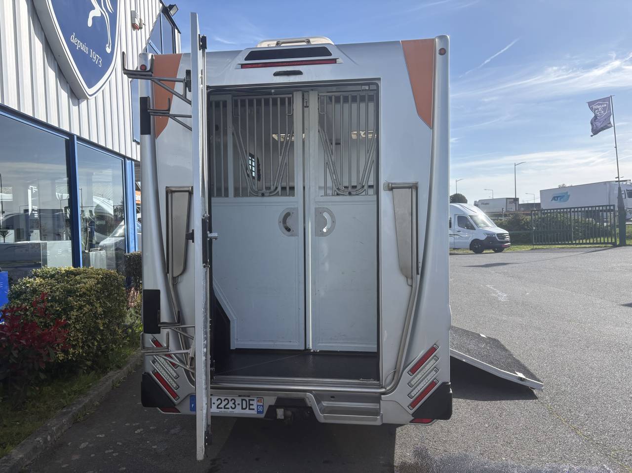 Kleine paardenvrachtwagen (B rijbewijs) Theault STALLES  2019 Tweedehands