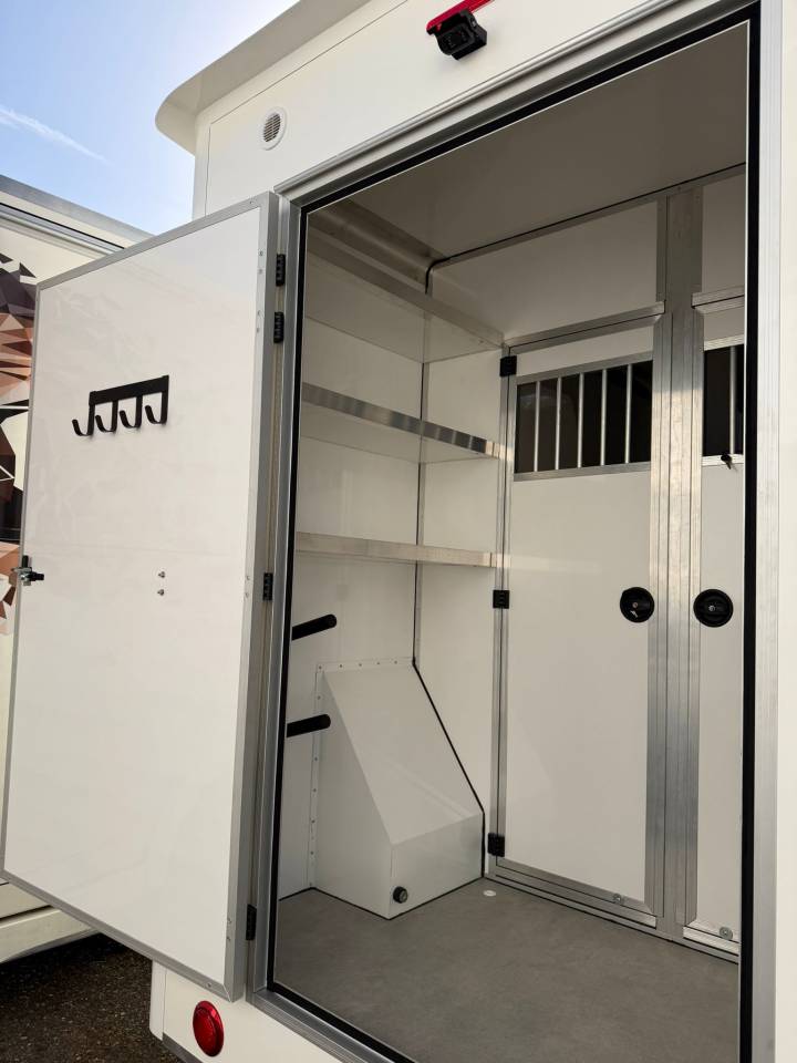 Kleine paardenvrachtwagen (B rijbewijs) Renault  2020 Tweedehands