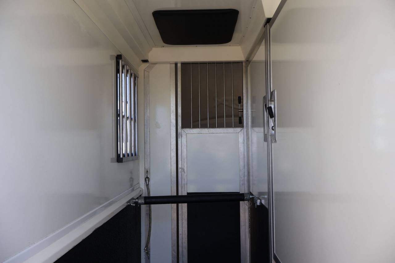 Paardentrailers STX EXCLUSIVE TRAILER STALLE 2 Paarden 2021 Tweedehands