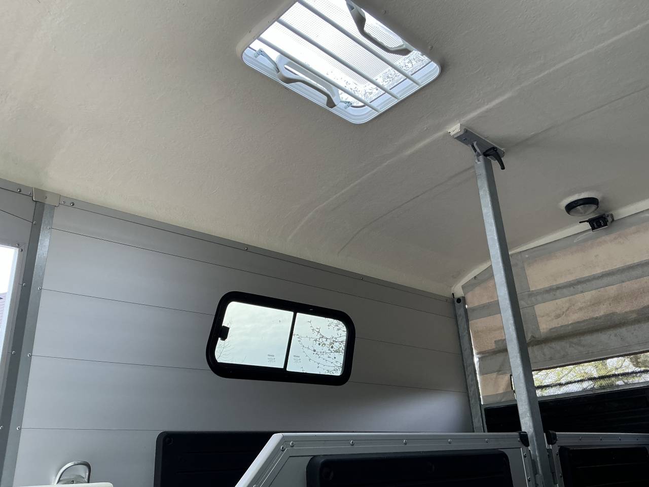 Paardentrailers Bockmann PORTAX E 2 Paarden 2021 Tweedehands