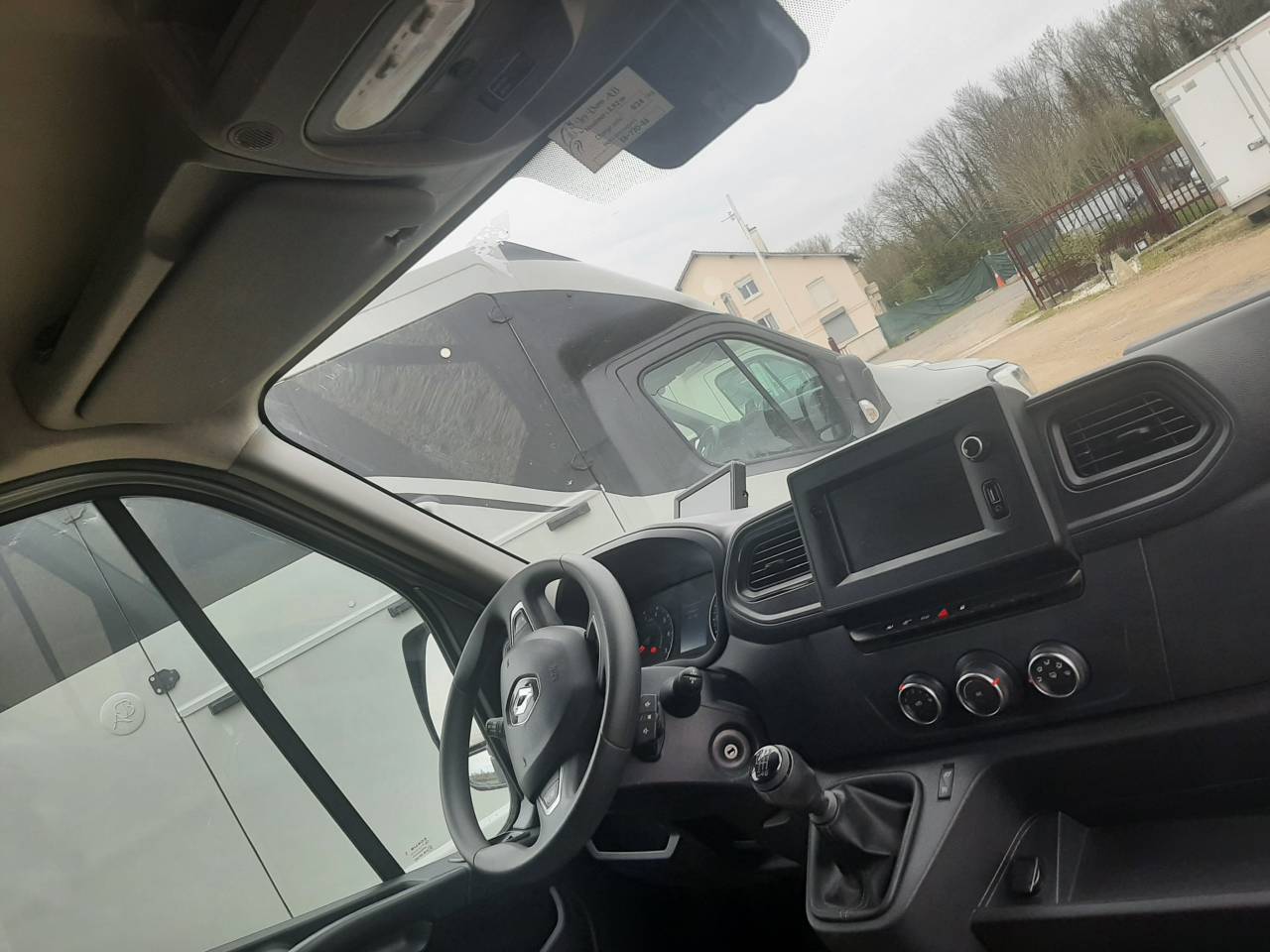 Kleine paardenvrachtwagen (B rijbewijs) Renault Master 2023 Tweedehands