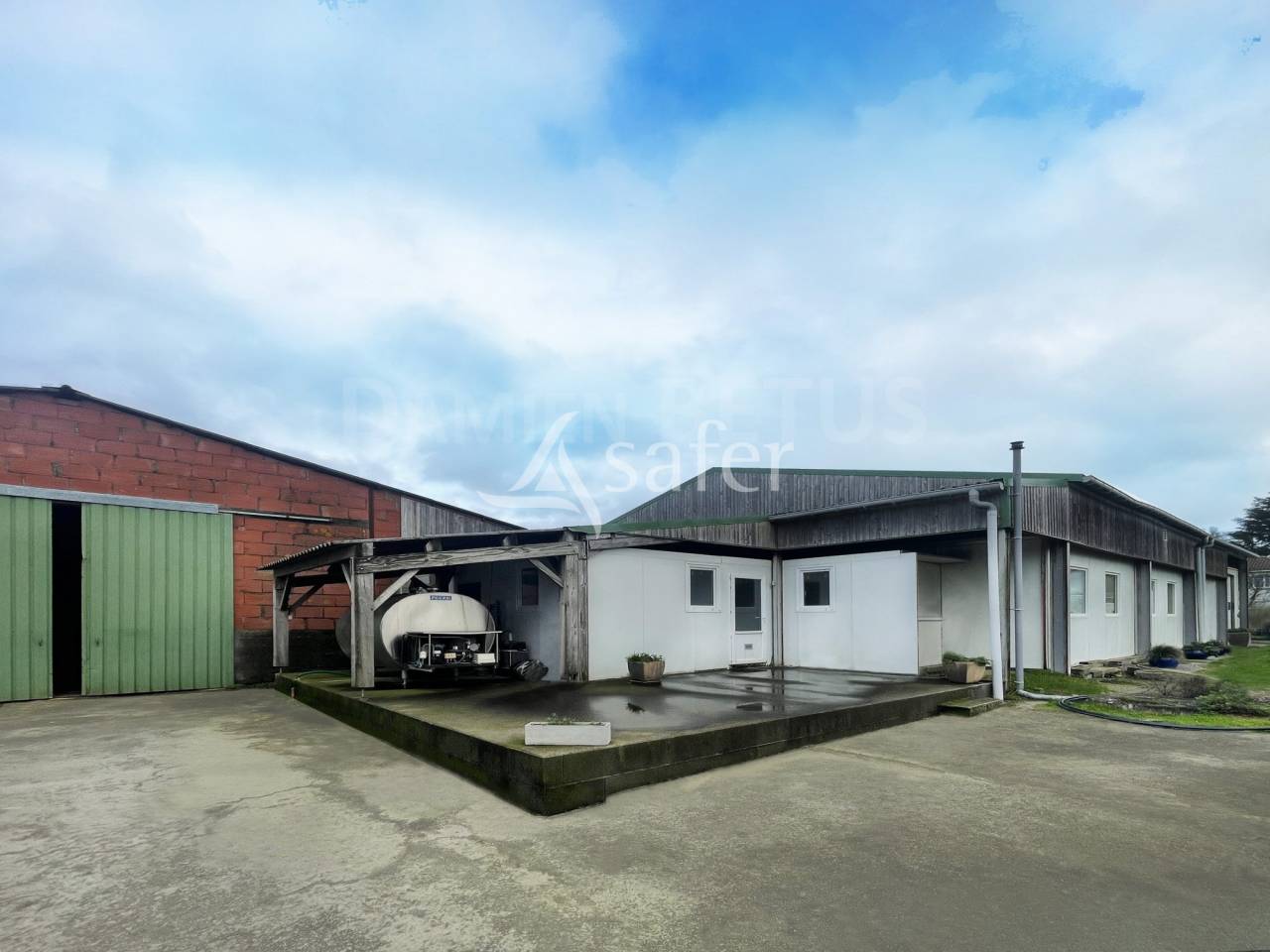 Landbouw bedrijf Koop Vend&eacute;e