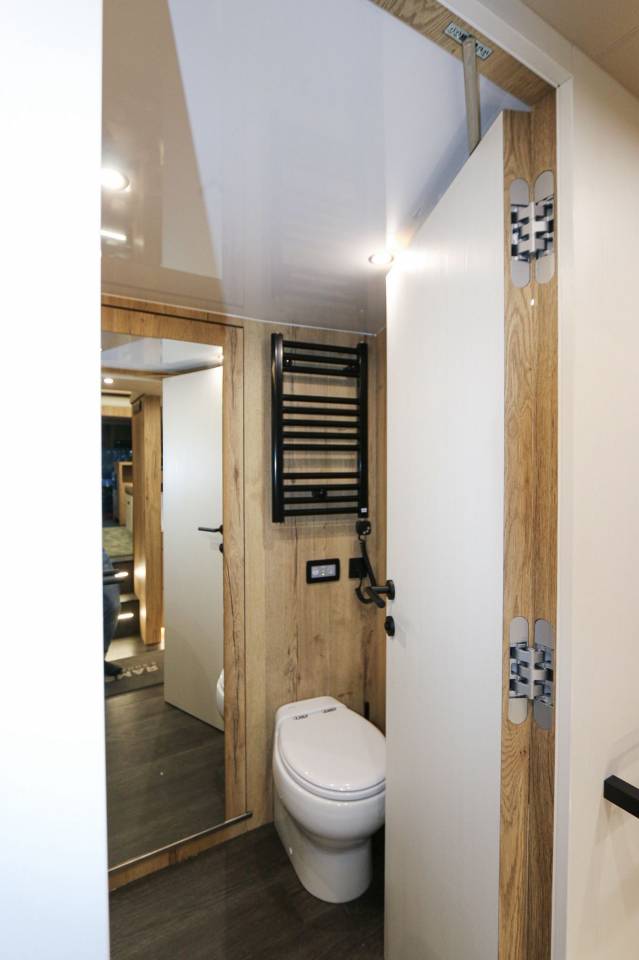 Zware paardenvrachtwagen (groot rijbewijs) Volvo  2022 Tweedehands