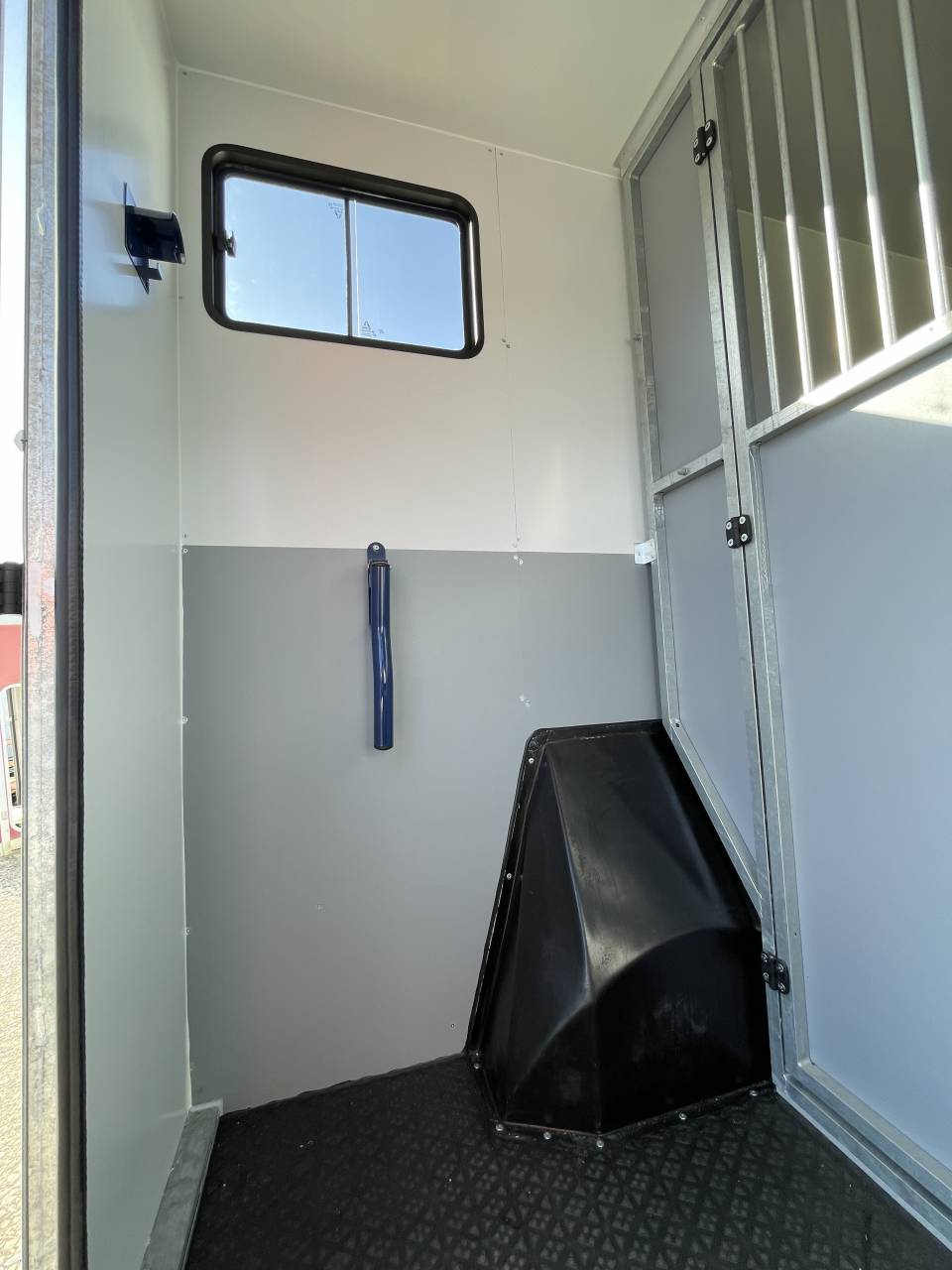 Kleine paardenvrachtwagen (B rijbewijs) AP Petit Peugeot Boxer L4  2020 Nieuw