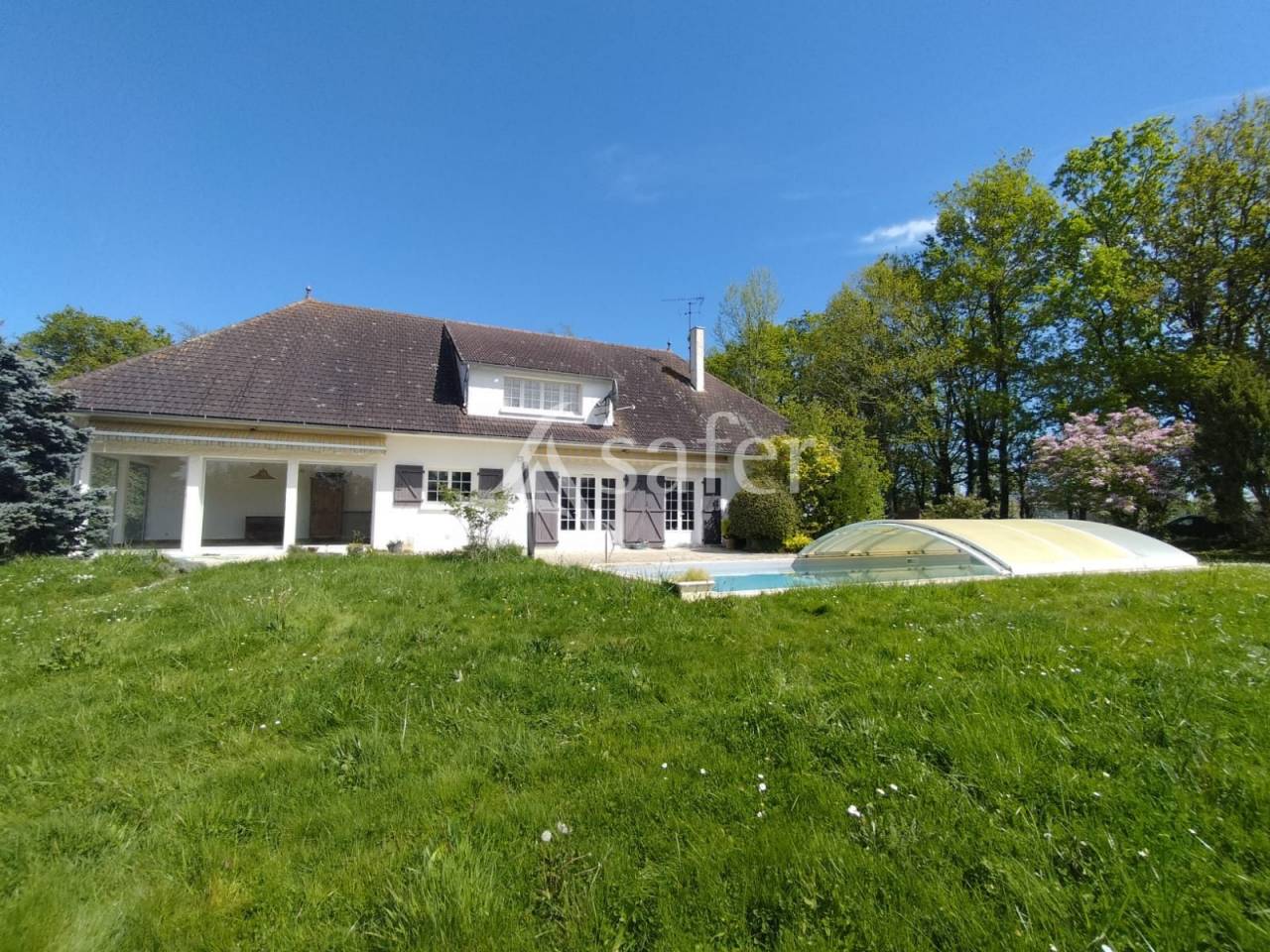Landbouw bedrijf Koop Vend&eacute;e